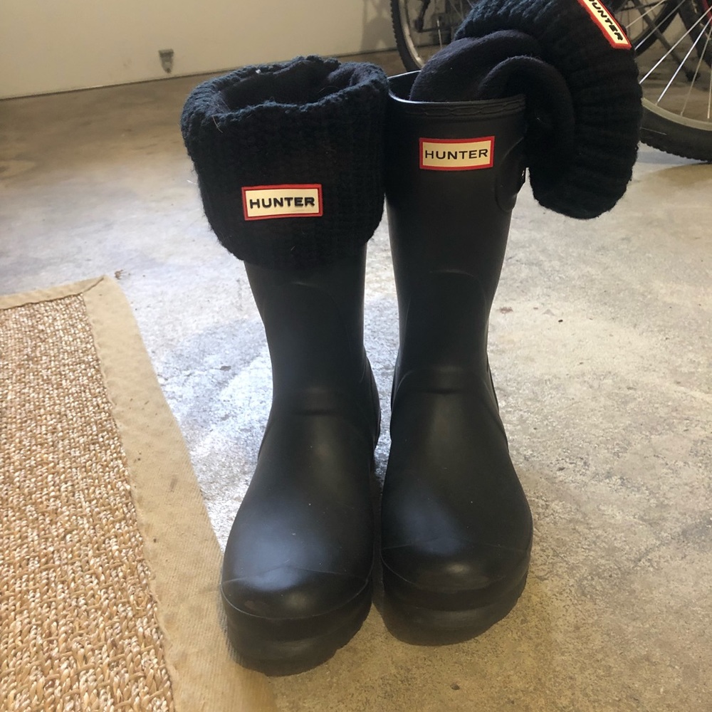 Black Short Hunter Rain Boots Size 9